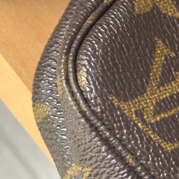 Louis Vuitton Monogram Pochette Pouch Bag/ shoulder bag - Picture 3 of 14